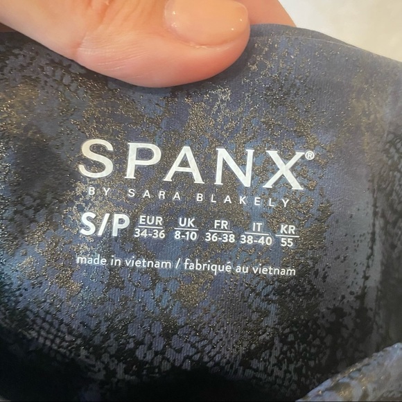 Spanx Reptile 7/8 High Waist Leggings Size Small Limited Edition NEW - Picture 10 of 14